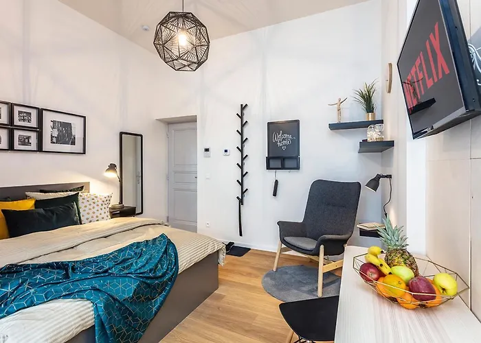 A - Lesser Town Apartment *