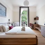 A - Lesser Town Апартаменты *